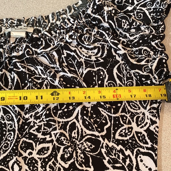 Carducci - women’s black and white floral top. Size XL - Picture 5 of 7